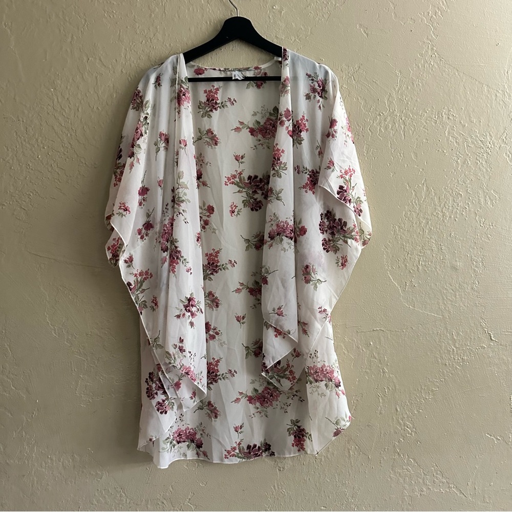 Live 4 Truth XL floral Kimono